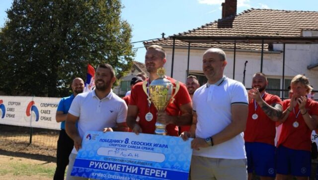 NAGRADE ZA NAJBOLJE U Kucevu odrzano finale 8 sezone Seoskih.jpg