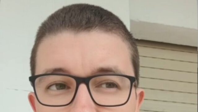 Ceo Svet Ga Sazaljeva Navijac Mancester Junajteda Resio Da Se.jpg