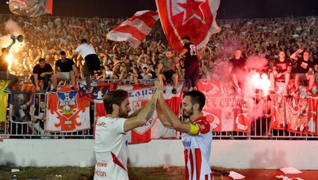 Dosad nevidjeno evo kako su delije i fudbaleri zvezde slavili.jpg