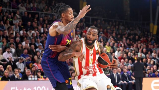 Sve ce biti drugacije Vil Klajburn pred plej in mec Barselona.jpg