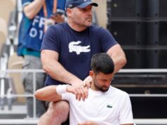 NOVAK ĐOKOVIĆ OPET IMA PROBLEM S RAMENOM?! Ovaj detalj obilazi planetu! (FOTO) NOVAK DJOKOVIC OPET IMA PROBLEM S RAMENOM Ovaj detalj obilazi.jpg