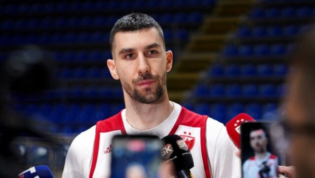 KAPITEN ZVEZDE OTKRIO Igraci su bili nezadovoljni Obradovicem.jpg