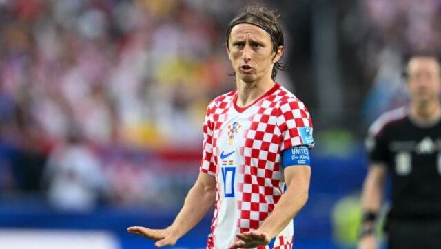 MA-KAKVA-PENZIJA-Modric-predvodi-kockaste-u-novoj-sezoni-lige.jpg MA KAKVA PENZIJA Modric predvodi kockaste u novoj sezoni lige.jpg