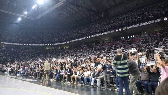 GROBARI-GLEDAJU-I-NE-VERUJU-Partizan-vraca-trenera-koji-je.j.jpeg GROBARI GLEDAJU I NE VERUJU Partizan vraca trenera koji je.j.jpeg