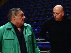 OSTAJE LI OBRADOVIĆ U ZVEZDI! Miško Ražnatović izjavom rešio sve dileme! OSTAJE LI OBRADOVIC U ZVEZDI Misko Raznatovic izjavom resio sve.jpg