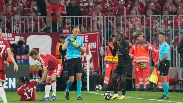FIFA ODABRALA PORTUGALCA Zoao Pinjeiro sudice mec Juzna Afrika.jpg