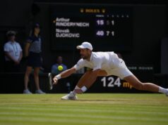 Đoković izazvao Federera: „Neka dođe, igramo za 106. na Vimbldonu!“ DJokovic izazvao Federera Neka dodje igramo za 106 na Vimbldonu.jpg
