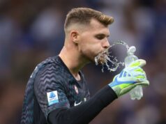 Bizaran pogodak Real Madrida u Ligi šampiona: Golman Intera hteo da glumi „Ronaldinja“ pa „zakopao“ svoj tim (FOTO) Bizaran pogodak Real Madrida u Ligi sampiona Golman Intera hteo.jpg