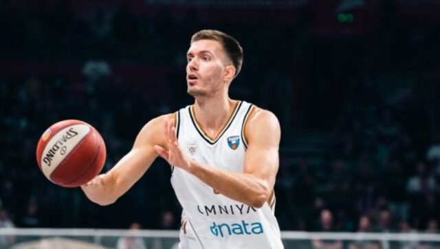 Dubai-protutnjao-kroz-Sloveniju-i-zagrejao-se-za-Crvenu-zvezdu.jpg Dubai protutnjao kroz Sloveniju i zagrejao se za Crvenu zvezdu.jpg