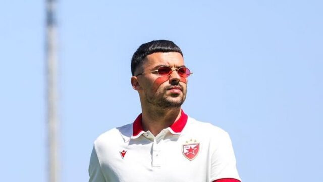 Na terenu nije na tribini jeste nemanja radonjic vodi navijanje.jpg