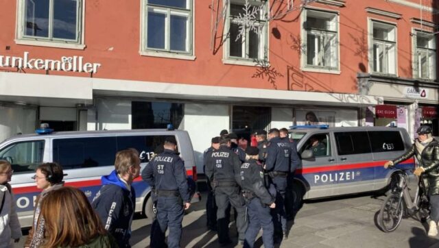 AUSTRIJSKA-POLICIJA-NA-NOGAMA-Stigle-delije-odmah-vanredne-mere.jpg AUSTRIJSKA POLICIJA NA NOGAMA Stigle delije odmah vanredne mere.jpg