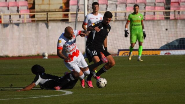 SUPERLIGA-SRBIJE-Cukaricki-pobedio-Radnicki-u-Nisu-pricace-se-o.jpg SUPERLIGA SRBIJE Cukaricki pobedio Radnicki u Nisu pricace se o.jpg