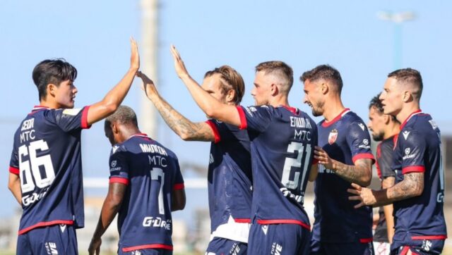PRENOS-CRVENA-ZVEZDA-OFK-Bez-Marka-Arnautovica-crveno-beli-traze.jpg Prenos crvena zvezda ofk bez marka arnautovica crveno beli traze.jpg