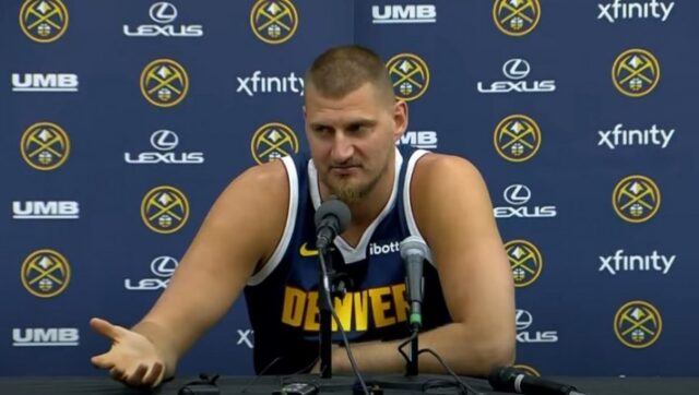 AMERI-ZATECENI-Nikola-Jokic-dosao-na-konferenciju-pred-start-NBA.jpg Ameri zateceni nikola jokic dosao na konferenciju pred start nba.jpg