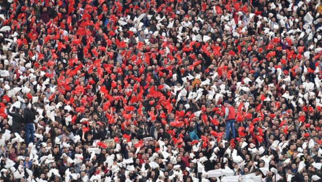 KAKVE-CENE-Crvena-zvezda-donela-odluku-ovoliko-kosataju-karte-za.jpg Kakve cene crvena zvezda donela odluku ovoliko kosataju karte za.jpg