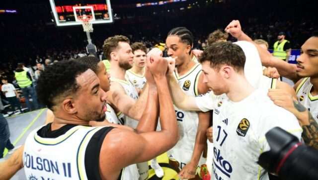 FENERBAHCE-U-GORIM-PROBLEMIMA-OD-PARTIZANA-Cak-cetvorica-ne-mogu.jpg FENERBAHCE U GORIM PROBLEMIMA OD PARTIZANA Cak cetvorica ne mogu.jpg