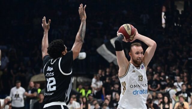 PARTIZAN-ZA-MAJSTORICU-DUBAI-ZA-TITULU-Crno-beli-igraju-mec-koji.jpg PARTIZAN ZA MAJSTORICU DUBAI ZA TITULU Crno beli igraju mec koji.jpg
