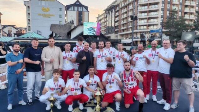 TITULA-NA-ZLATIBORU-Crvena-zvezda-postala-sampion-Srbije-u-boksu.jpg TITULA NA ZLATIBORU Crvena zvezda postala sampion Srbije u boksu.jpg