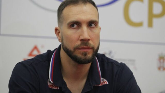 RANO-JE-ZA-PENZIJU-Nekadasnji-kapiten-orlova-Nemanja-Petric-zeli.jpg RANO JE ZA PENZIJU Nekadasnji kapiten orlova Nemanja Petric zeli.jpg