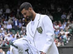 SVI GLEDALI U KRALJEVSKU LOŽU: Novak Đoković ugledao ovu legendu, pa uradio nešto potpuno neočekivano SVI GLEDALI U KRALJEVSKU LOZU Novak DJokovic ugledao ovu legendu.jpg