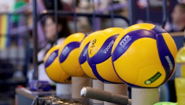 TENT CEKA RIVALA Odbojkasice Zeleznicara i Crvene zvezde sutra ce.jpg