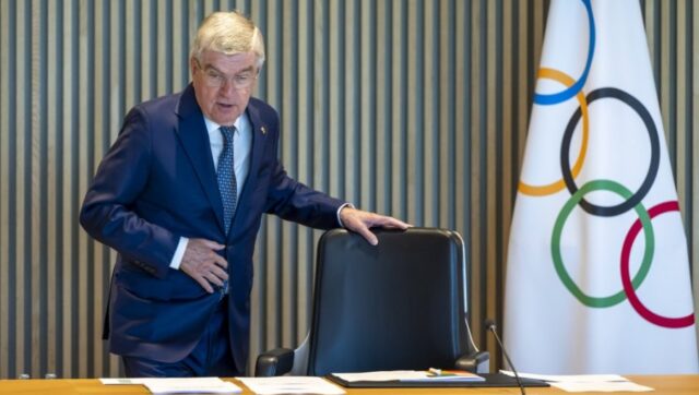 RUSIJA-NETREMICE-GLEDA-Tomas-Bah-podneo-ostavku-Sedam-je-kandidata.jpg Rusija Netremice Gleda Tomas Bah Podneo Ostavku Sedam Je Kandidata.jpg