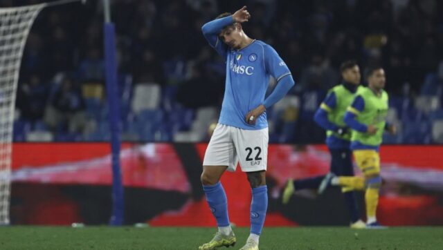 LUDILO-ZA-SKUDETO-SE-NASTAVLJA-Napoli-kiksnuo-protiv-DJenove-Inter.jpg Ludilo za skudeto se nastavlja napoli kiksnuo protiv djenove inter.jpg