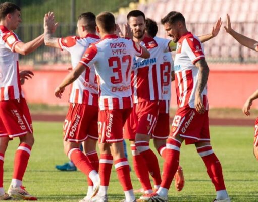 PRENOS, ZVEZDA – JAVOR: Navijači gledaju nove crveno-bele Zvezda otputovala u rusiju crveno beli izlaze na megdan zenitu bez.jpg
