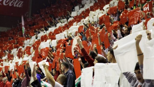 Zvezdina bomba samo sto ne eksplodira Crveno beli na pragu velikog.jpg