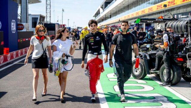 FOTO-Sin-legende-Formule-1-kaznjen-zbog-bizarnog-prekrsaja-njegove.jpg FOTO Sin legende Formule 1 kaznjen zbog bizarnog prekrsaja njegove.jpg