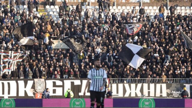 Bez milosti uefa drakonski kaznila partizan za ovo terete crno bele.jpg