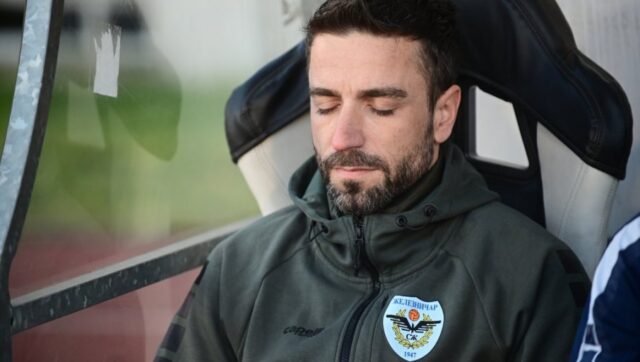 ZELJEZNICAR-KRECE-U-NOVE-POBEDE-RADOMIR-KOKOVIC-NA-POCETKU-PRIPREMA.jpg ZELJEZNICAR KRECE U NOVE POBEDE RADOMIR KOKOVIC NA POCETKU PRIPREMA.jpg