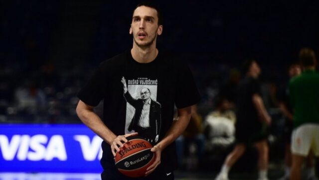 POKUSEVSKI NAPUSTA PARTIZAN Grcki klubovi zele kosarkasa crno belih.jpg