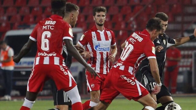 Zemun-Crvena-zvezda-Crveno-beli-sa-trojicom-bonusa-protiv-fenjerasa.jpg Zemun Crvena zvezda Crveno beli sa trojicom bonusa protiv fenjerasa.jpg