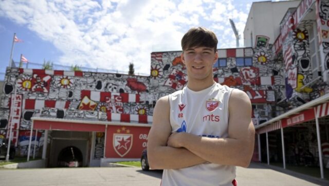 Vasilije-Kostov-sesti-najbolji-na-svetu-Zvezdino-dete-dobilo-veliko.jpg Vasilije Kostov sesti najbolji na svetu Zvezdino dete dobilo veliko.jpg