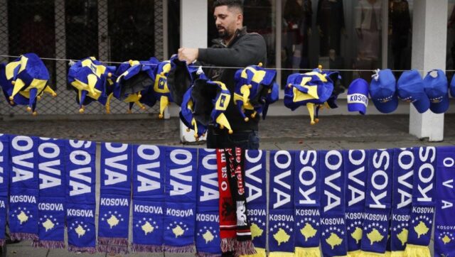 Albanci cupaju kosu lazna drzava kosovo se zalila medjunarodnom sudu.jpg