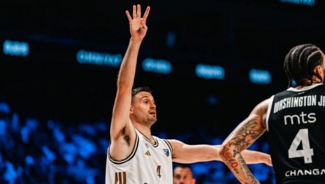 AVRAMOVIC POZNAJE ATMOSFERU U ARENI Igramo pred najboljom publikom u.jpg