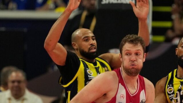 VEZENKOV-TRAGICAR-Olimpijakos-izgubio-dobijen-mec-protiv-Fenerbahcea.jpg VEZENKOV TRAGICAR Olimpijakos izgubio dobijen mec protiv Fenerbahcea.jpg