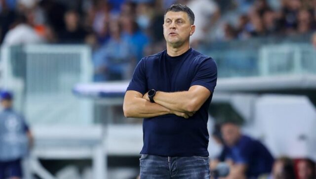 VLADAN-MILOJEVIC-PRELOMIO-Crvena-zvezda-poslala-spisak-igraca-za-Ligu.jpg Vladan milojevic prelomio crvena zvezda poslala spisak igraca za ligu.jpg