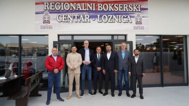 PODRSKA Ministar Gajic i predsednik OKS Tomasevic u poseti bokserskom.jpg