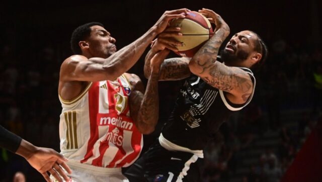 OBRADOVIC PRONASAO CENTRA U ZVEZDI Panatinaikos hoce DZoela Bolomboja.jpg