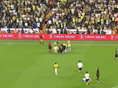 JEZIVO: Fudbaler Fenerbahčea ležao bez svesti, hitno prebačen u bolnicu (FOTO) JEZIVO Fudbaler Fenerbahcea lezao bez svesti hitno prebacen u bolnicu.jpg