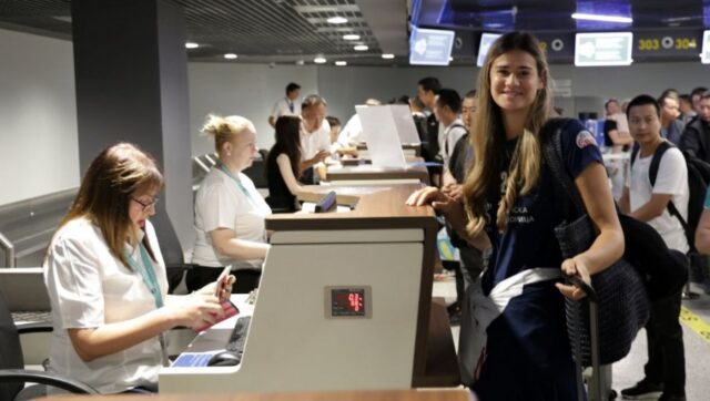 Odbojkasice srbije ostale dibidus zatecene stigle u bangkok na svetsko.jpg
