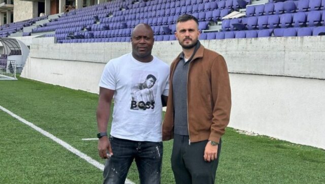 Legenda premijer lige u poseti graficaru odusevljen radom sa talentima.jpg