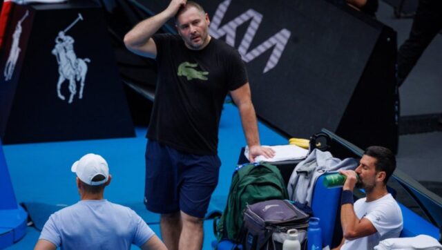 NOVAK-DJOKOVIC-SE-POVREDIO-Prekinut-trening-na-Australijan-openu-posle.jpg NOVAK DJOKOVIC SE POVREDIO Prekinut trening na Australijan openu posle.jpg