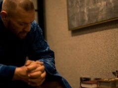 Zapad u šoku, Rusija slavi: Konor Megregor postao pravoslavac!? Fotografije koje je objavio iznenadile su svet! Zapad u soku Rusija slavi Konor Megregor postao pravoslavac Fotografije.jpg