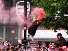 ARSENAL JE ŠAMPION ENGLESKE! Mančester siti se okliznuo protiv Bornmuta, „tobdžije“ prvaci nakon više od dve decenije ARSENAL JE SAMPION ENGLESKE Mancester siti se okliznuo protiv Bornmuta.jpg