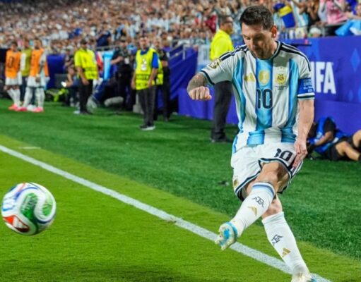 „20 GODINA NAS INSIPIRIŠE…“ Selektor Argentine nakon trijumfa i het-trika Lionela Mesija 20 GODINA NAS INSIPIRISE Selektor Argentine nakon trijumfa i het trika.jpg