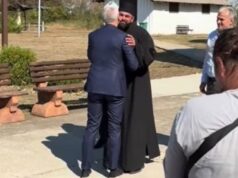 Zvezdan Terzić predvodio delegaciju Zvezde u poseti Hramu Svetog Petra Cetinjskog u Lovćencu (FOTO) Zvezdan Terzic predvodio delegaciju Zvezde u poseti Hramu Svetog Petra.jpg