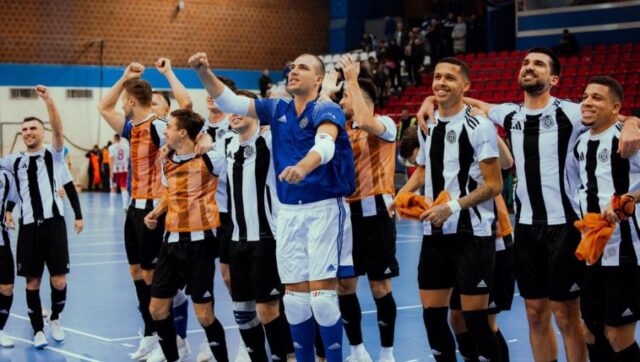 CRNO-BELA-DOMINACIJA-Partizan-ubedljivo-preko-Zvezde-do-finala-Kupa.j.jpeg CRNO BELA DOMINACIJA Partizan ubedljivo preko Zvezde do finala Kupa.j.jpeg
